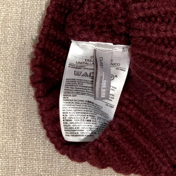 Gap Beanie - NWOT - Picture 3 of 3